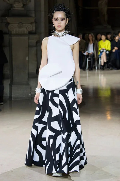 Look 37